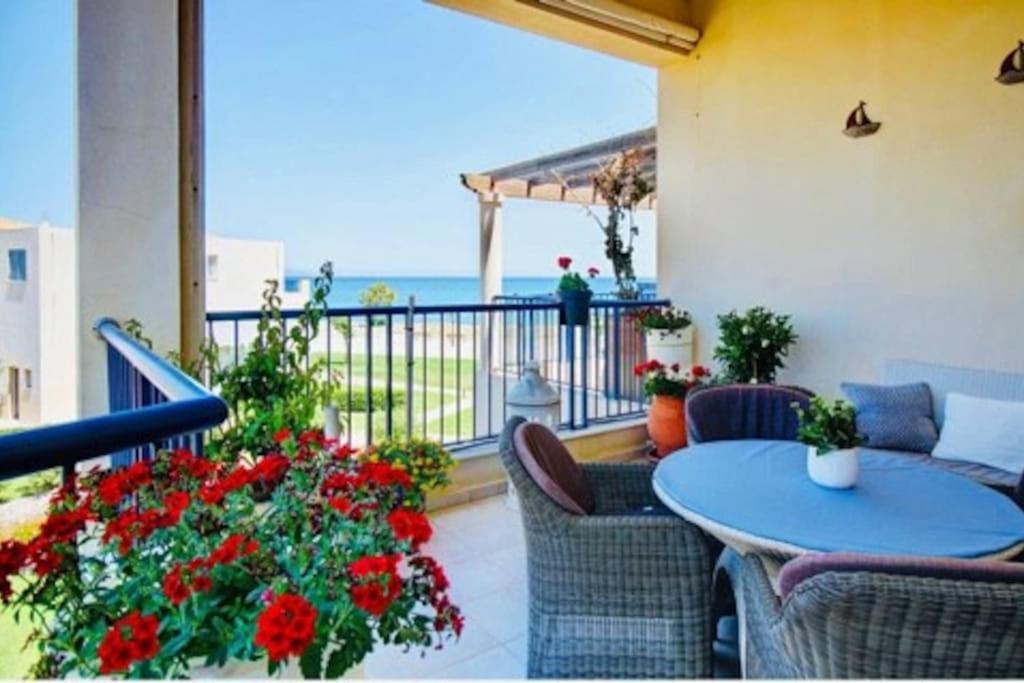 Odyssey Beach Front Apartment Ханья Экстерьер фото