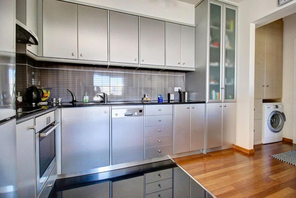 Odyssey Beach Front Apartment Ханья Экстерьер фото