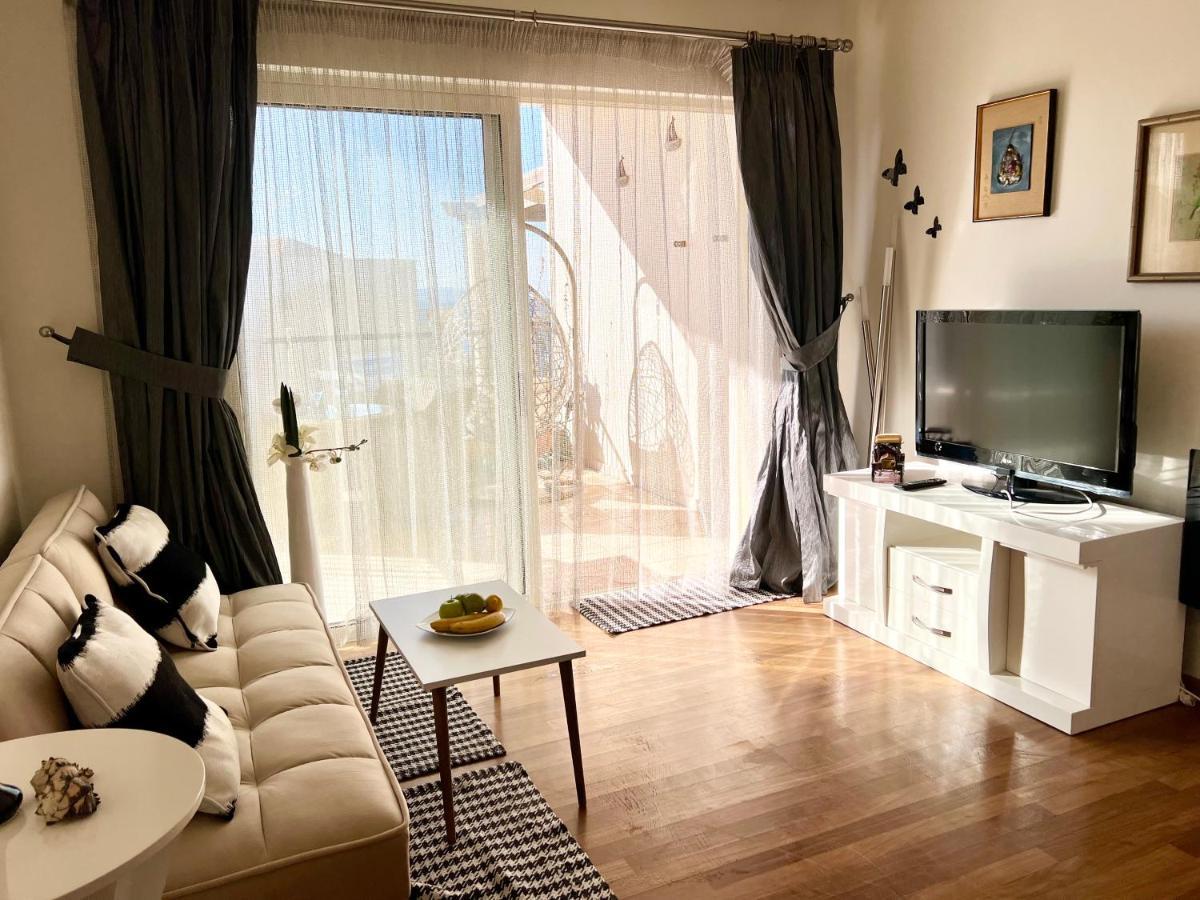 Odyssey Beach Front Apartment Ханья Экстерьер фото