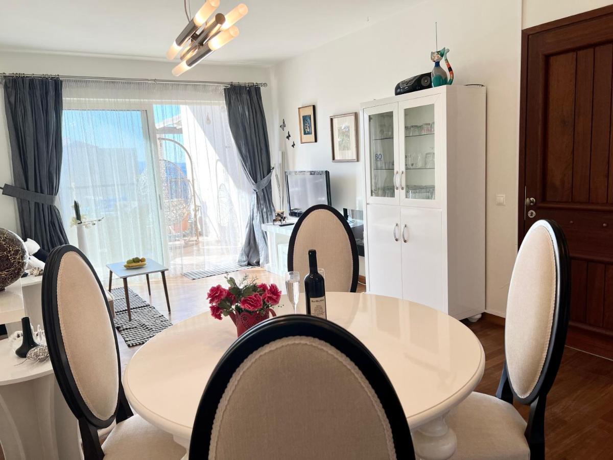 Odyssey Beach Front Apartment Ханья Экстерьер фото